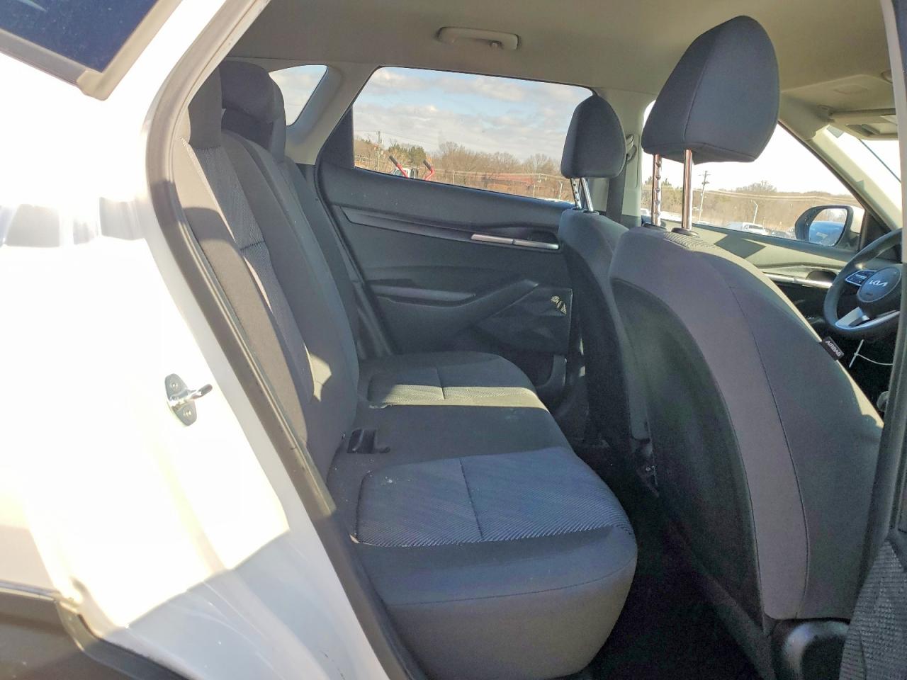 2024 Kia Seltos VIN KNDEPCAAXR7607750 photo 10