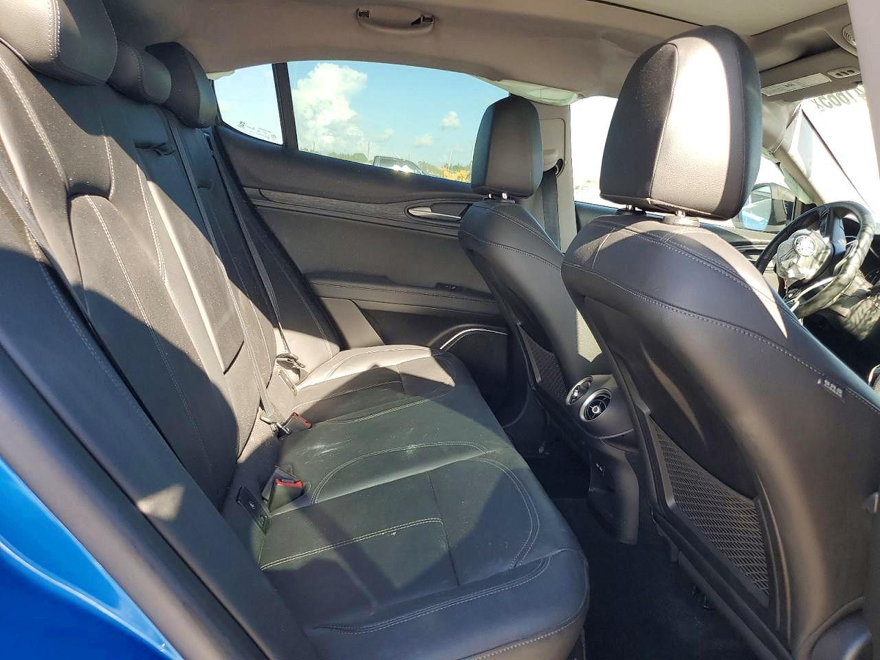 2020 Alfa Stelvio VIN ZASPAKAN3L7C76581 photo 10