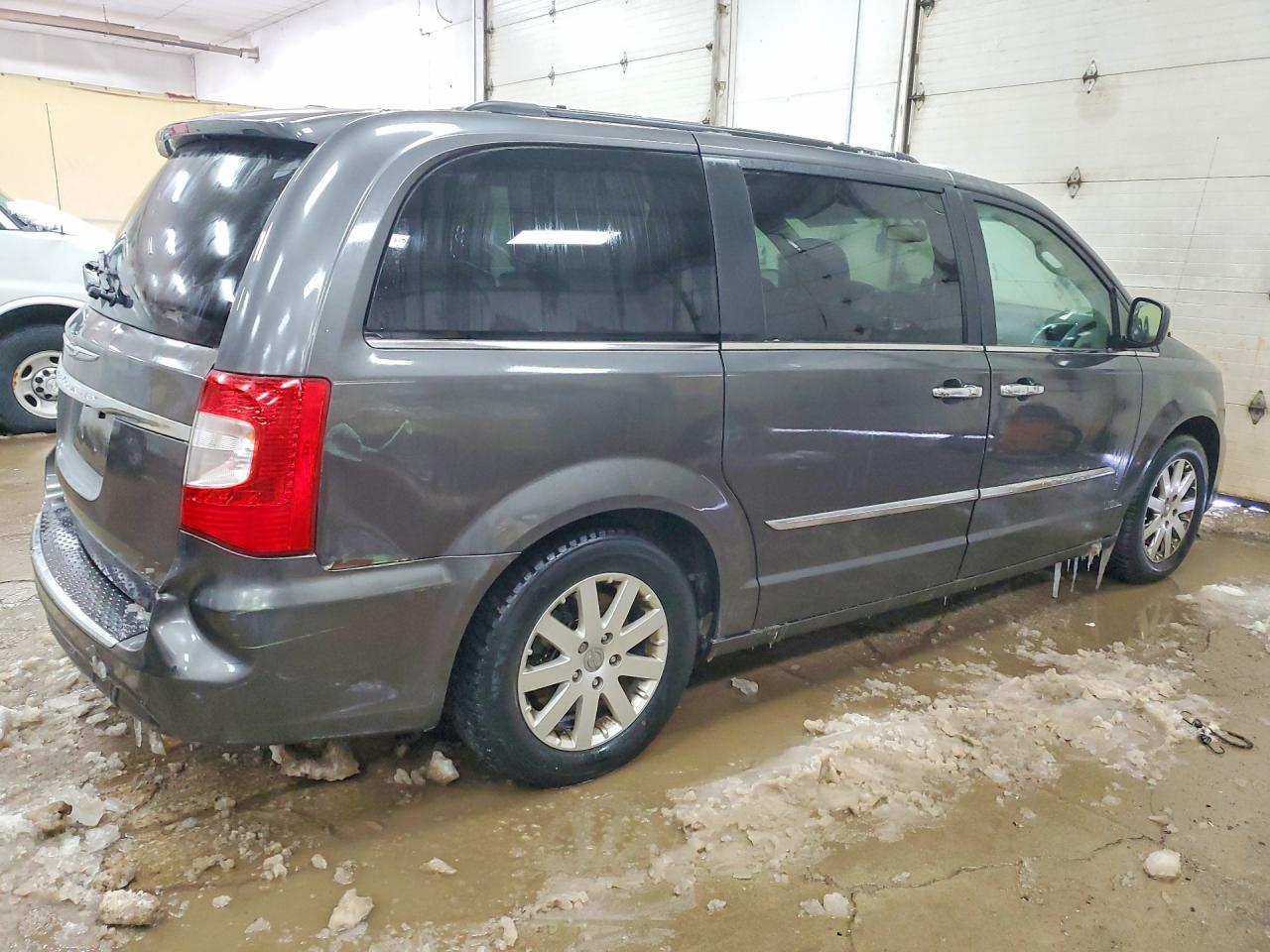 2015 Chrysler Minivan VIN 2C4RC1BG4FR617561 photo 3