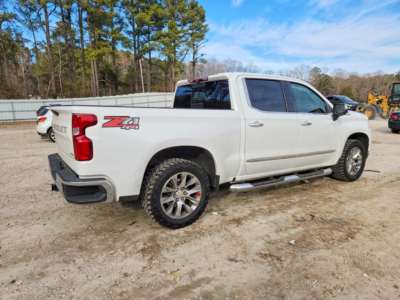 2021 Chevrolet All models VIN 3GCUYGET8MG138327 photo 3