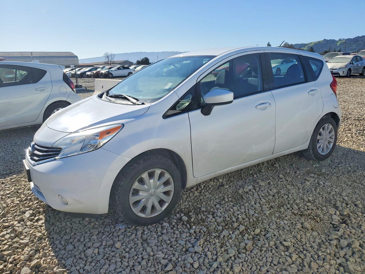 2016 NISS Versa VIN 3N1CE2CP4GL402610 photo 1