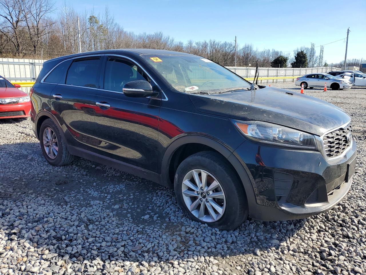 2019 Kia Sorento VIN 5XYPG4A3XKG534775 photo 4