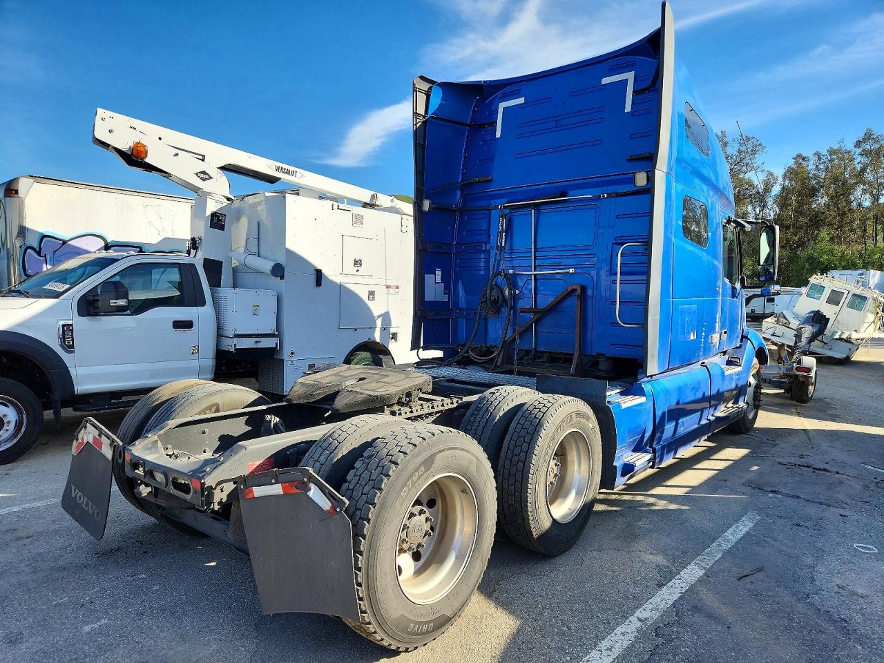 2019 Volvo Vn VIN 4V4NC9EH2KN201165 photo 4