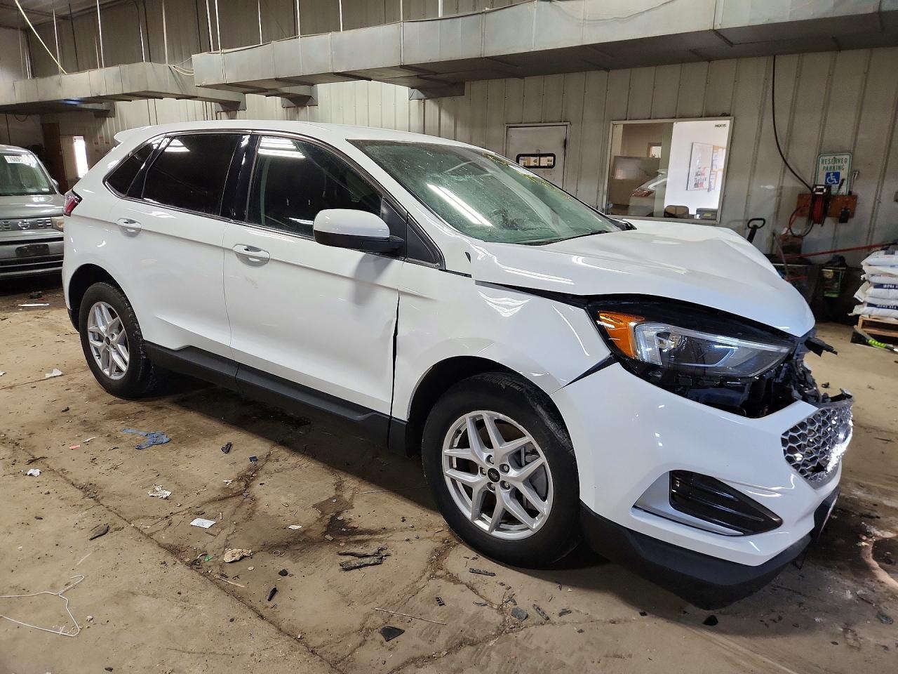 2024 Ford Edge VIN 2FMPK4J9XRBA82324 photo 4