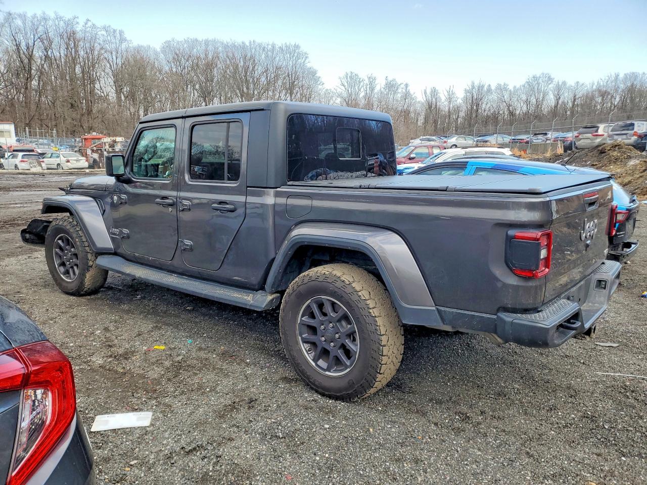 2023 Jeep Gladiator VIN 1C6HJTFG6PL547313 photo 2