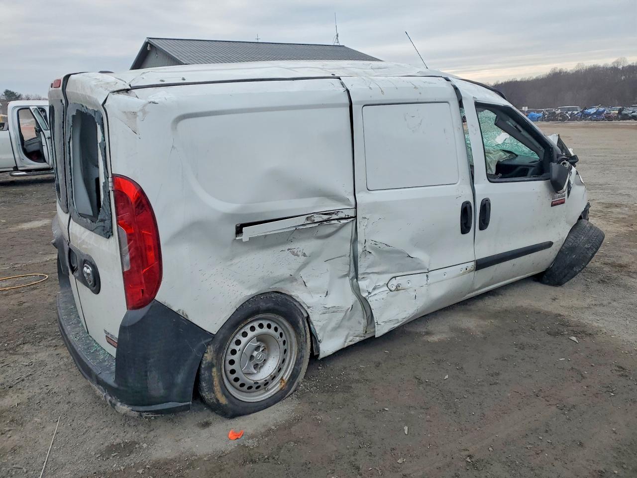 2017 Ram Promaster VIN ZFBERFAB8H6E01034 photo 3