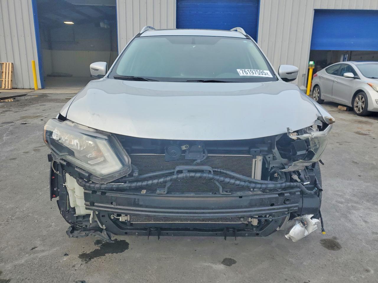 2017 Nissan Rogue VIN 5N1AT2MT9HC733276 photo 5