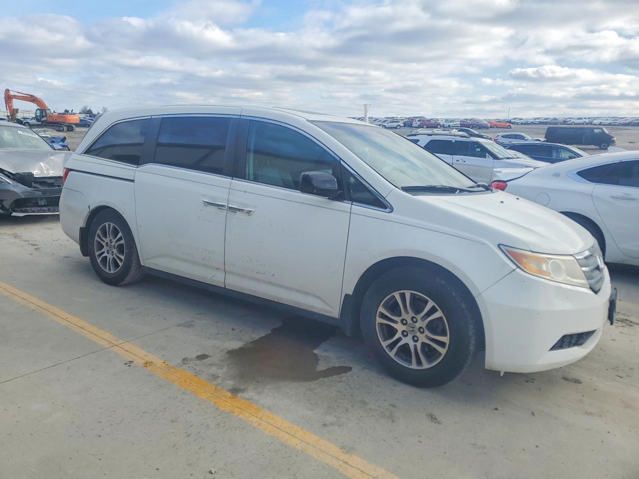 2011 Honda All models VIN 5FNRL5H64BB019028 photo 4