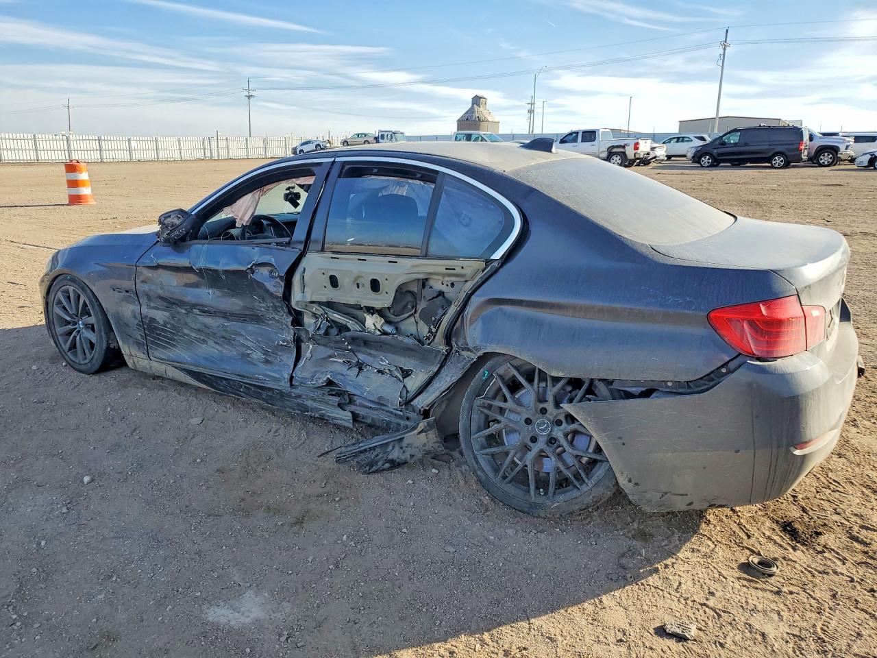 2016 BMW 5 series VIN WBA5B3C55GG253273 photo 2