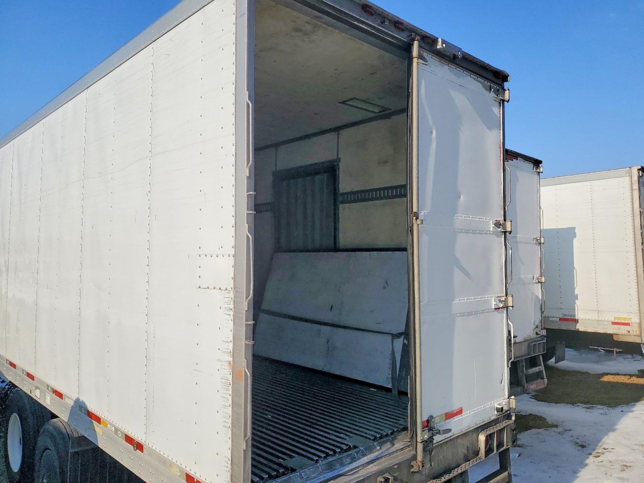2016 Semi trail VIN 1UYVS248XGU427413 photo 9
