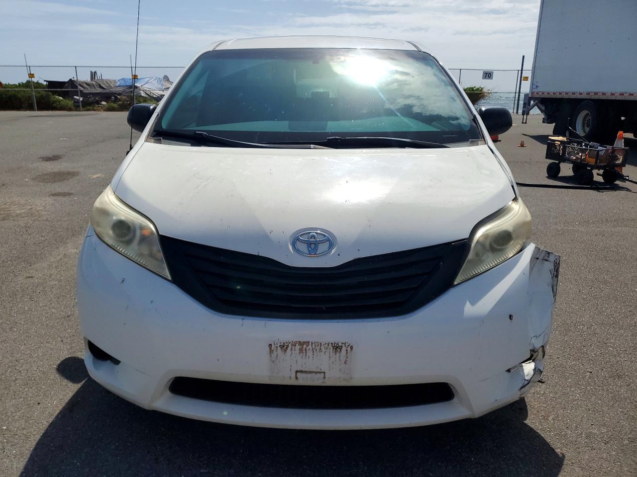 2014 Toyota All models VIN 5TDZK3DC5ES420851 photo 5