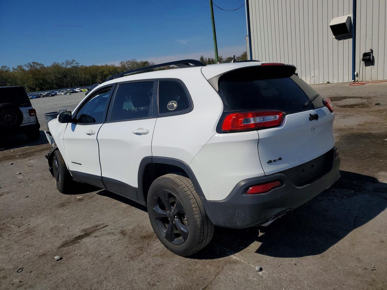 2016 Jeep Cherokee VIN 1C4PJMDS3GW367965 photo 2