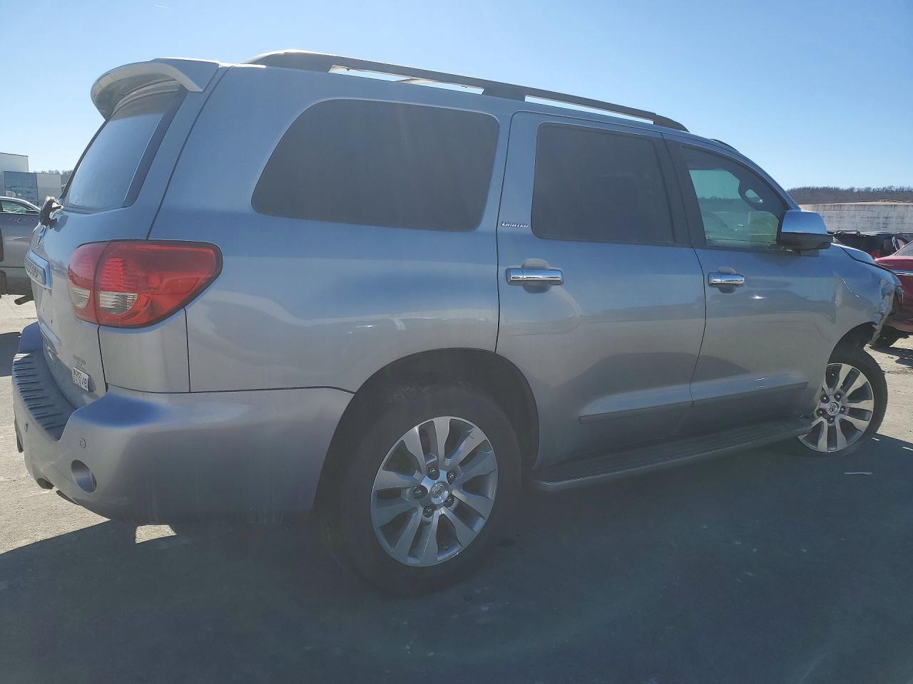 2013 Toyota Sequoia VIN 5TDKY5G17DS046344 photo 3
