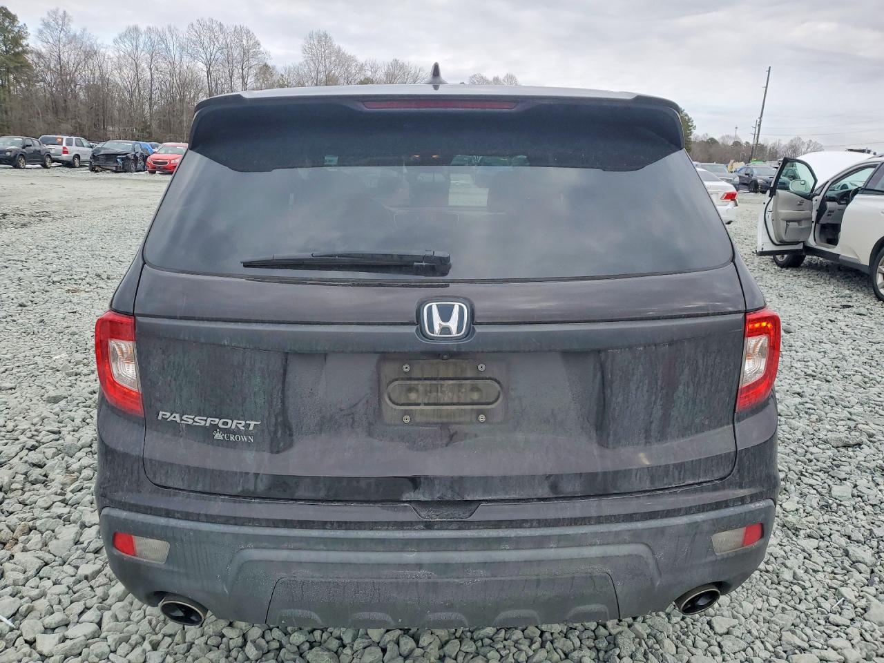 2021 Honda Passport VIN 5FNYF7H50MB009430 photo 6