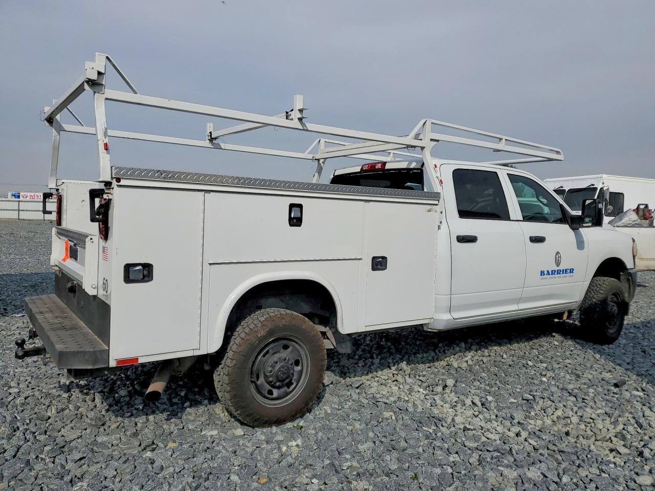 2024 Ram All models VIN 3C6UR5HJXRG180198 photo 3