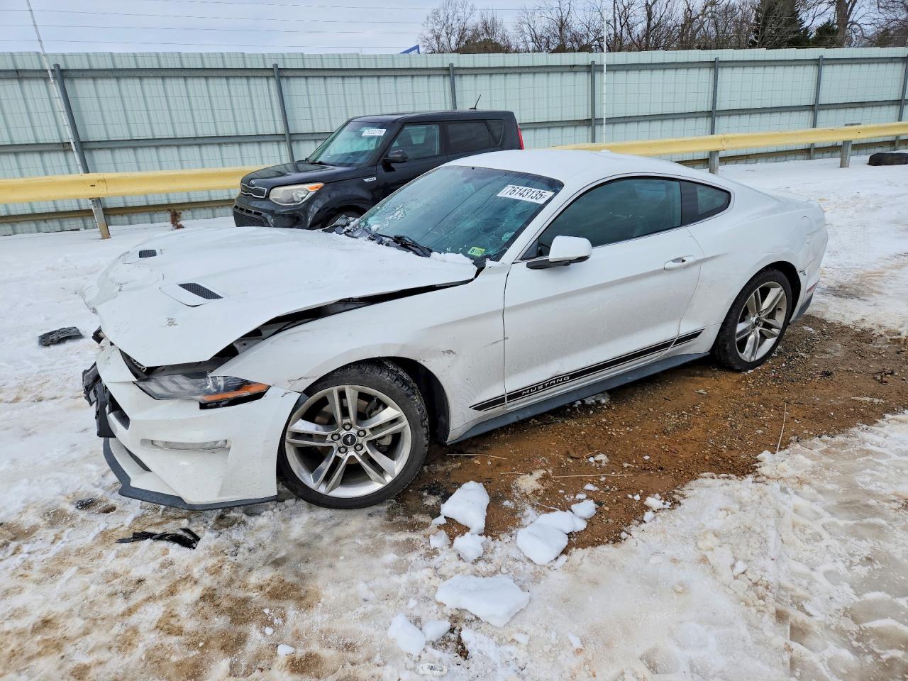 2018 Ford All models VIN 1FA6P8TH0J5161562 photo 1