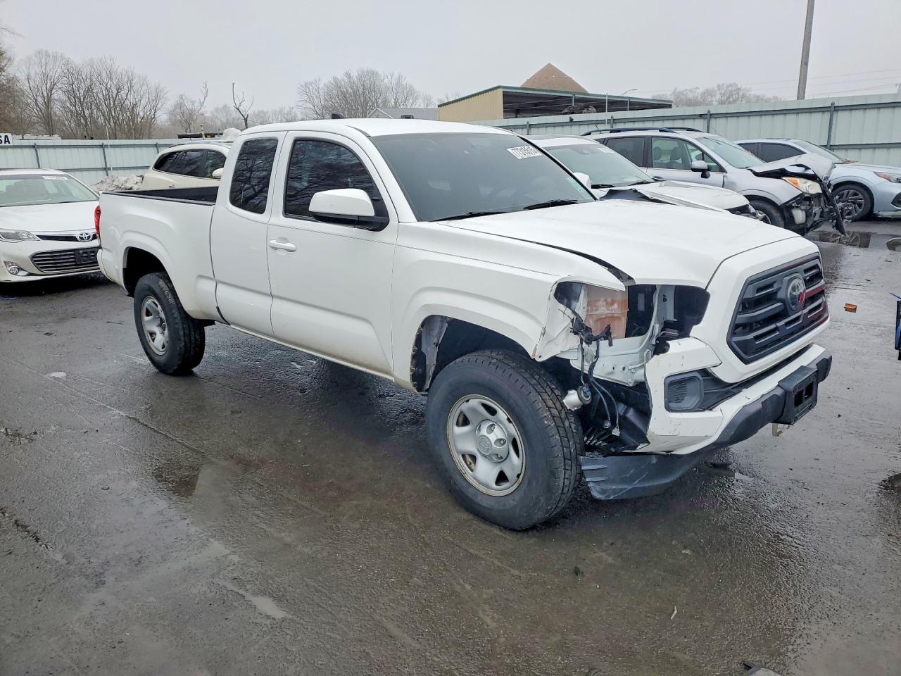 2018 Toyota Tacoma VIN 5TFSX5EN8JX060560 photo 4
