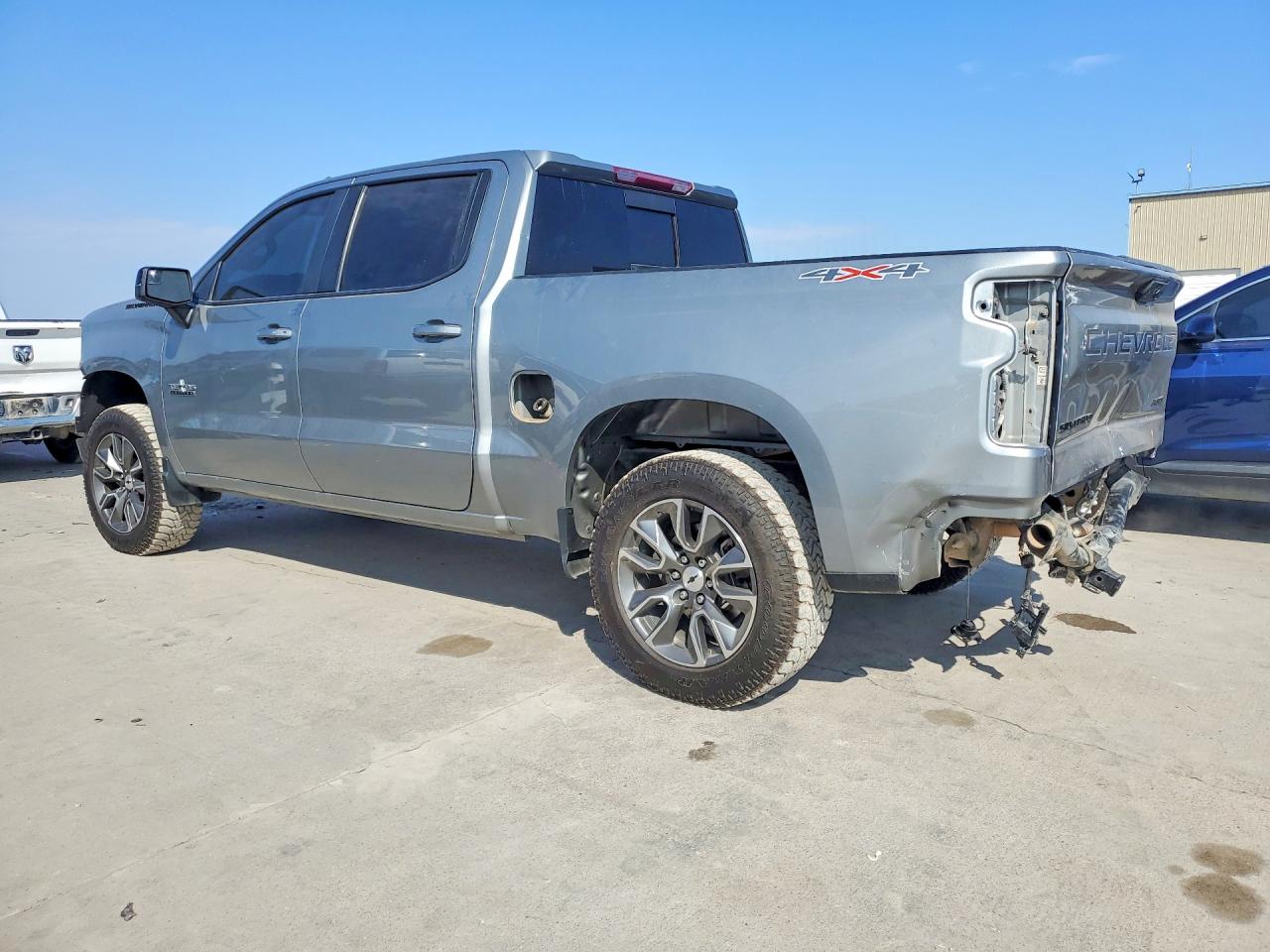 2023 Chevrolet All models VIN 2GCUDEED6P1145993 photo 2