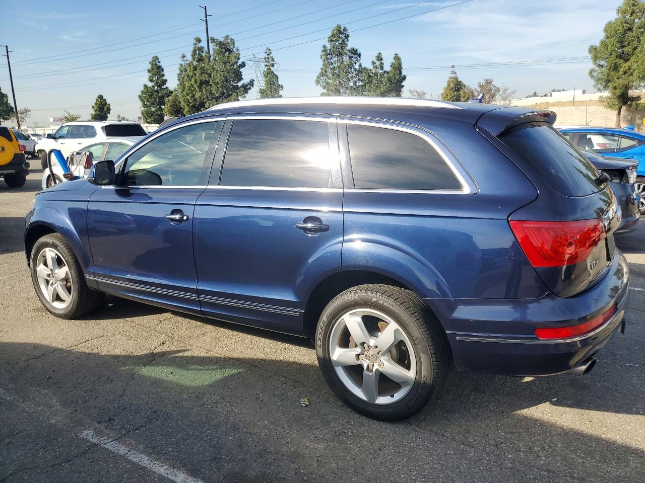 2015 Audi Q7 VIN WA1CGAFE8FD014239 photo 2