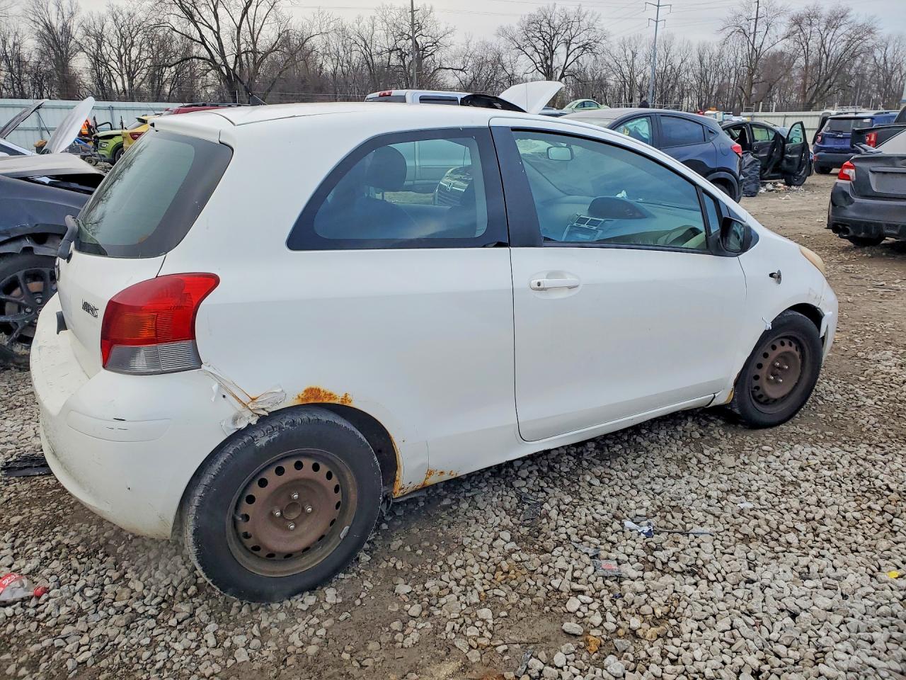 2009 Toyota Yaris VIN JTDJT903395258524 photo 3