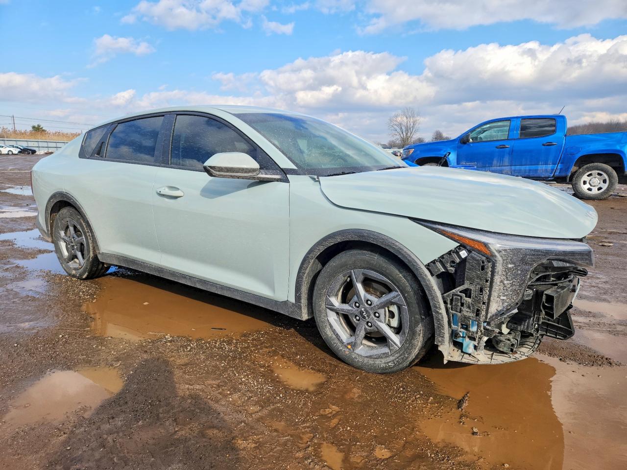 2025 Kia All other VIN 3KPFT4DE4SE042860 photo 4