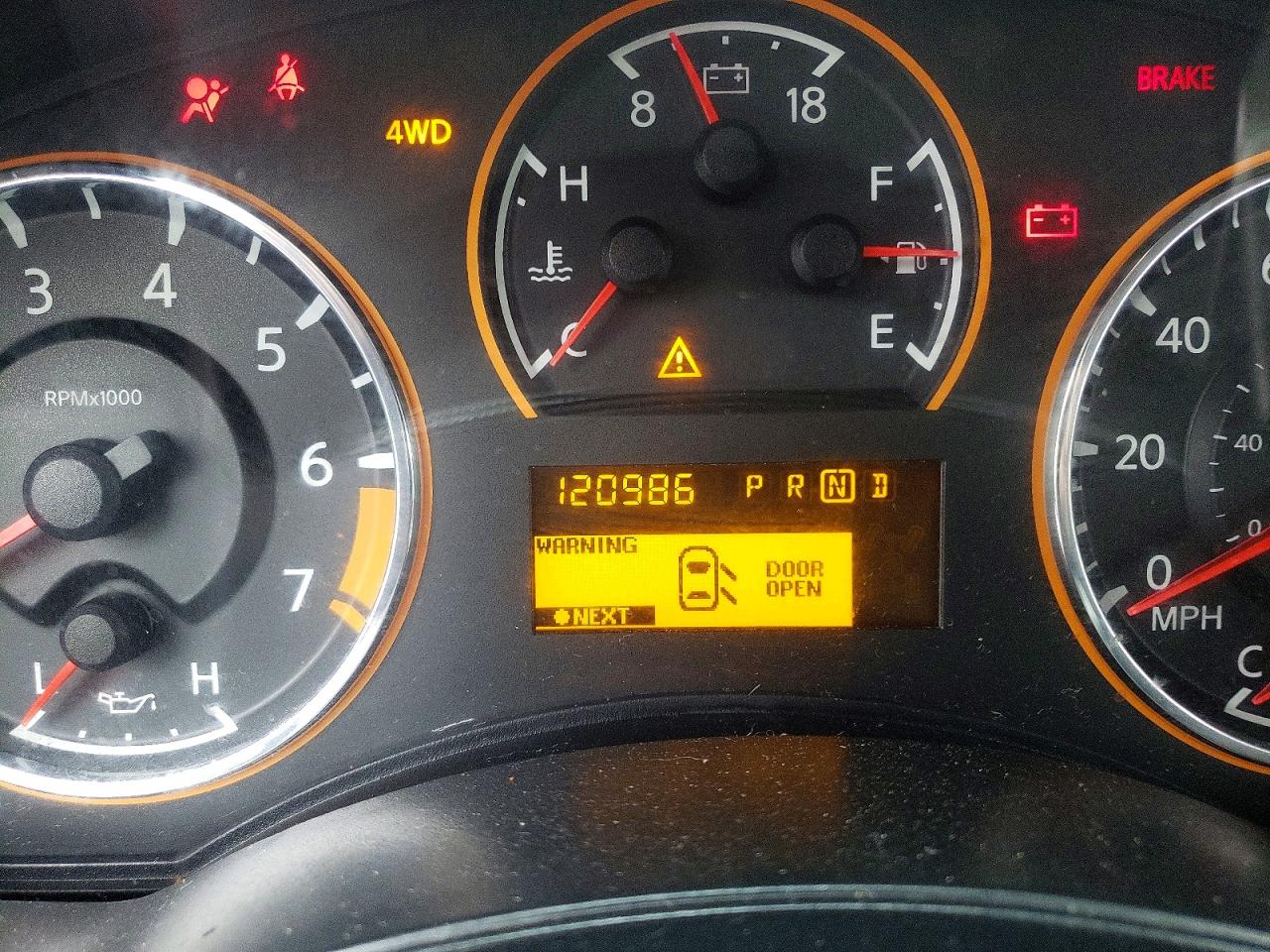 2011 Nissan Armada VIN 5N1AA0NE3BN602284 photo 9