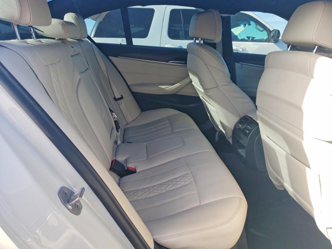 2021 BMW 5 series VIN WBA13AG06MCF92046 photo 10
