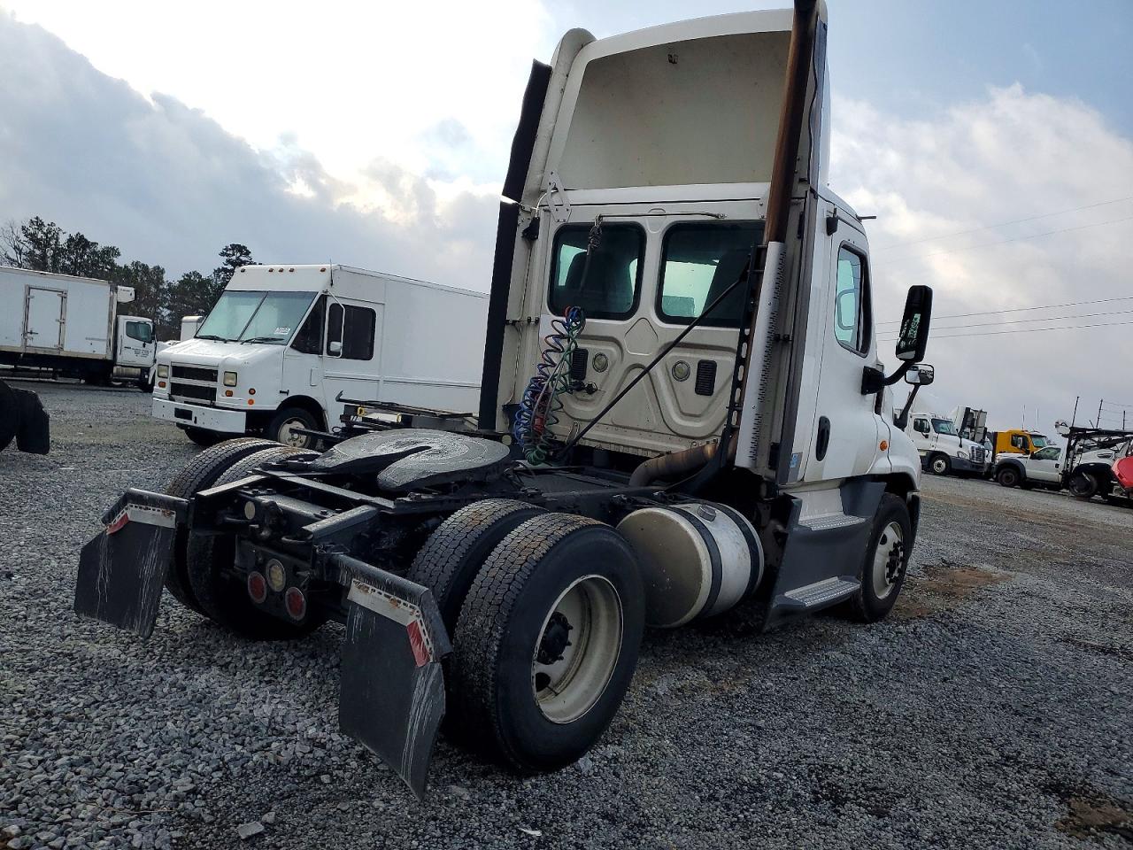 2016 FREIGHTLINER All other VIN 1FUBGEDV0GLHC5749 photo 4