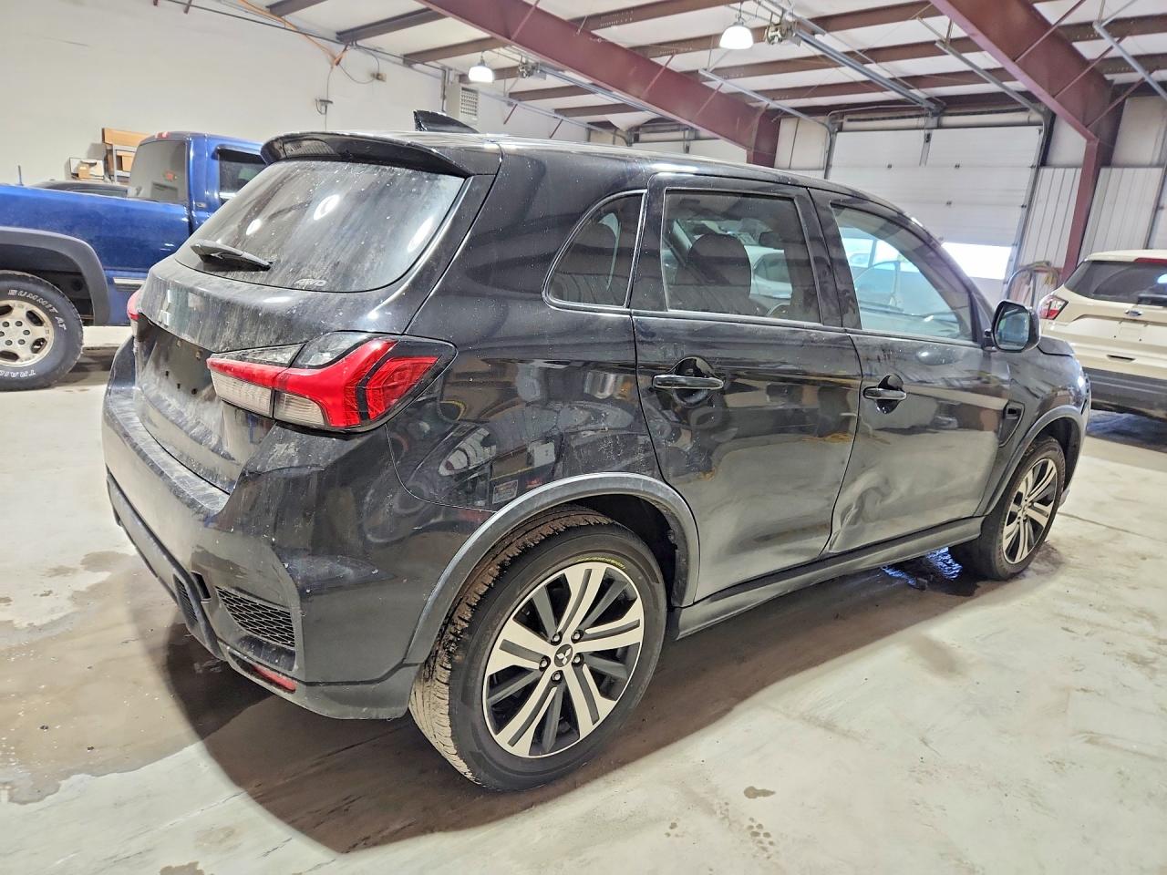 2021 Mitsubishi Outlander sport VIN JA4ARUAU7MU010021 photo 3