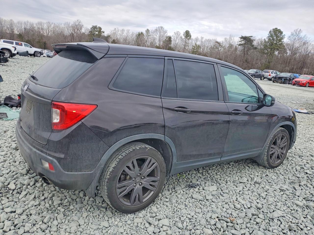 2021 Honda Passport VIN 5FNYF7H50MB009430 photo 3