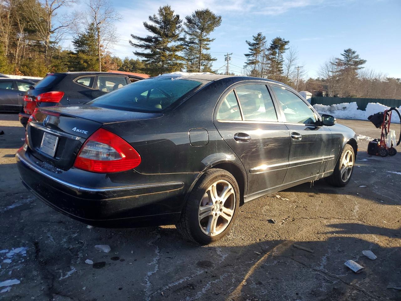 2007 MERCEDES-BENZ E-class VIN WDBUF87X57X216055 photo 3