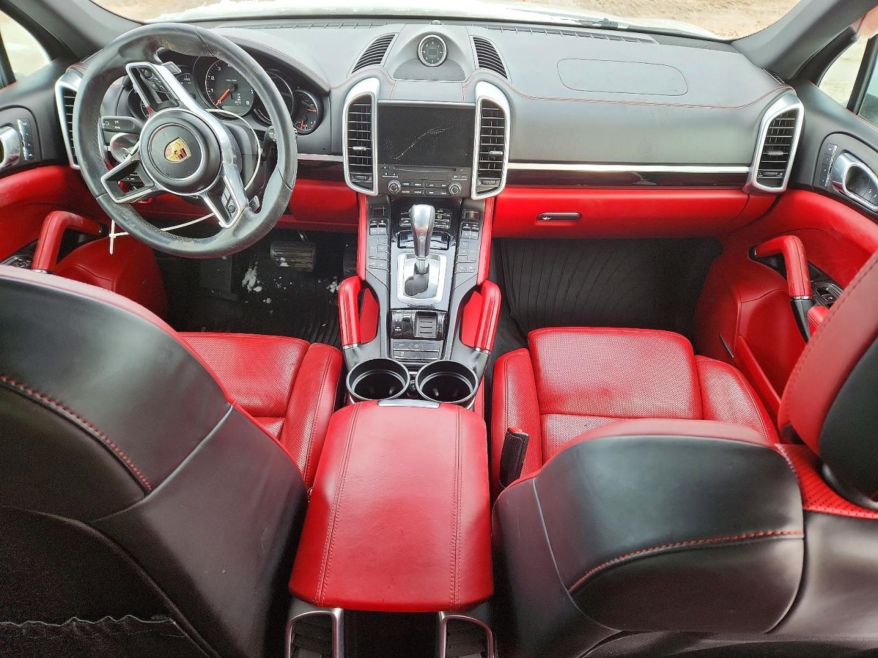 2017 Porsche Cayenne VIN WP1AA2A25HKA90144 photo 8