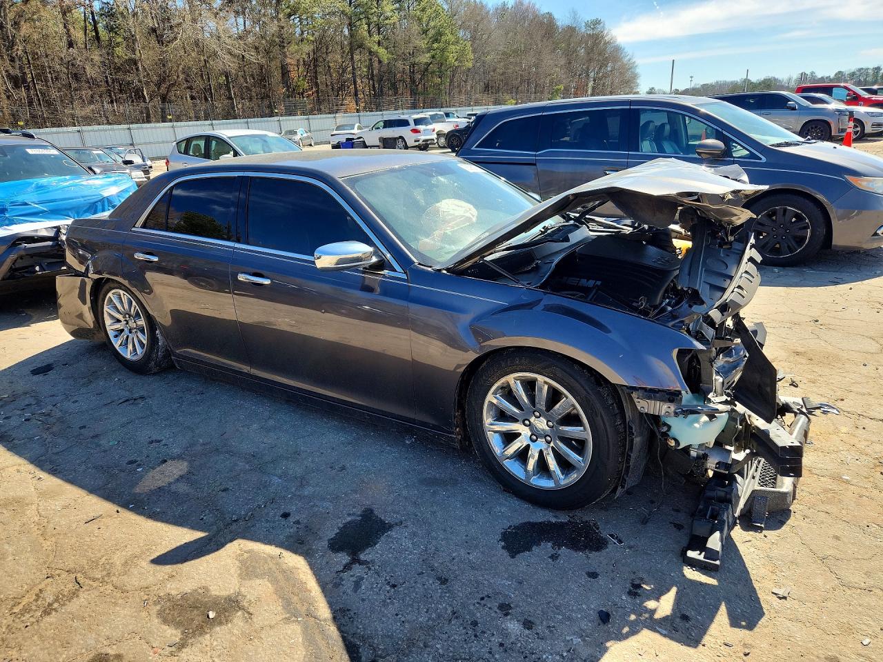 2013 Chrysler 300c VIN 2C3CCAET5DH542892 photo 4