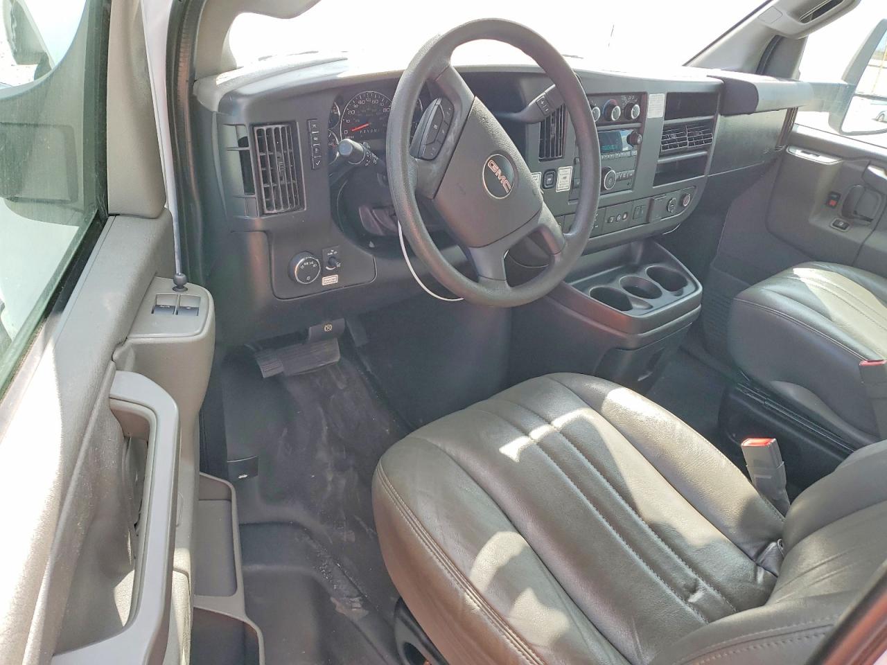 2021 GMC Savana VIN 7GZ37TC74MN013333 photo 8