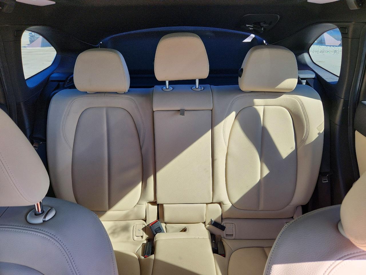 2017 BMW X1 VIN WBXHT3C37H5F87044 photo 10
