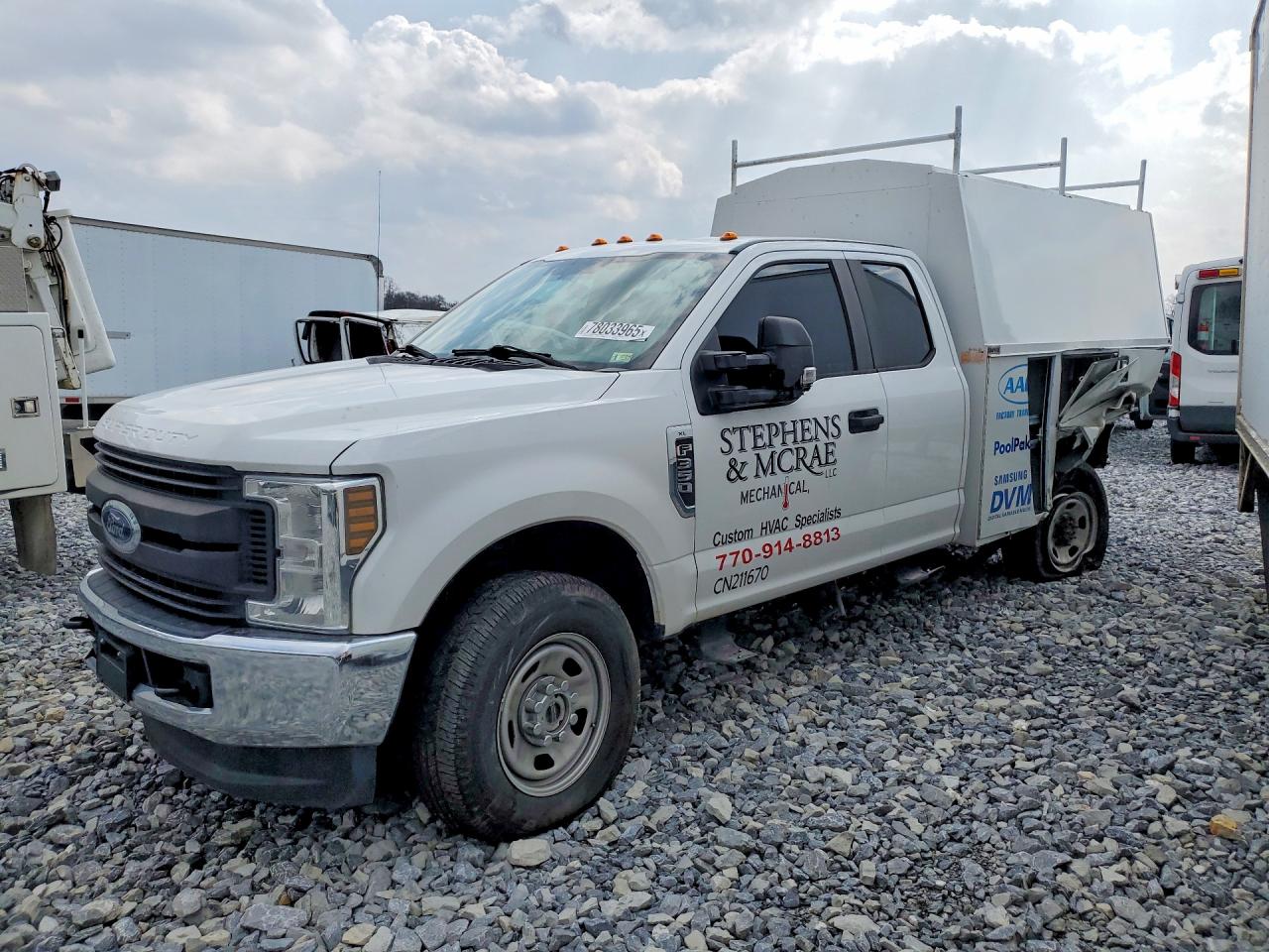 2018 Ford F350 VIN 1FD8X3F63JEC95302 photo 1