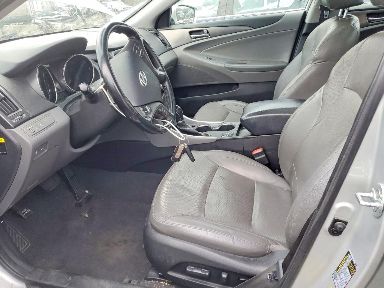 2014 Hyundai Sonata hybrid VIN KMHEC4A40EA110064 photo 7