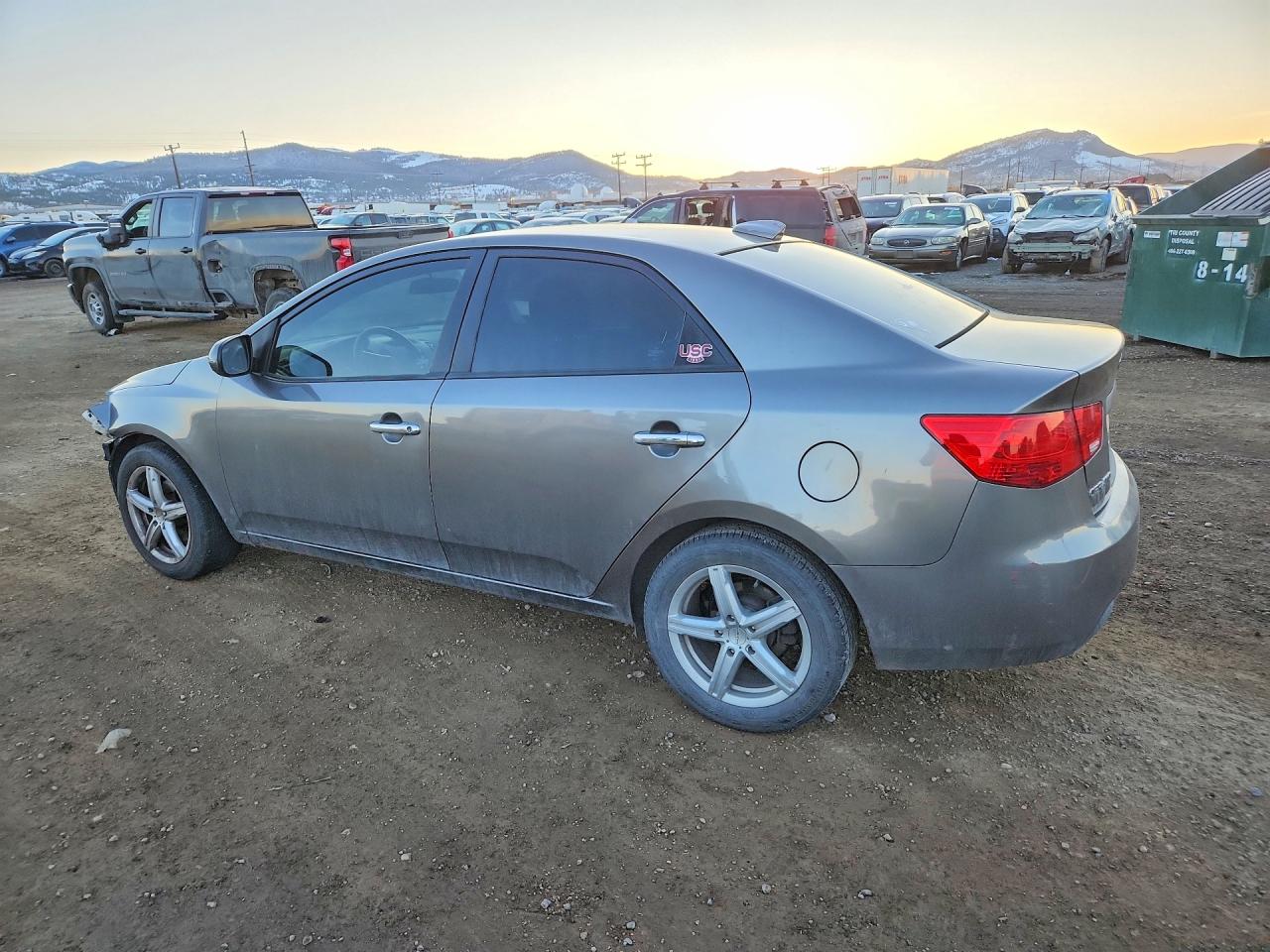 2011 Kia Forte VIN KNAFU4A21B5378689 photo 2
