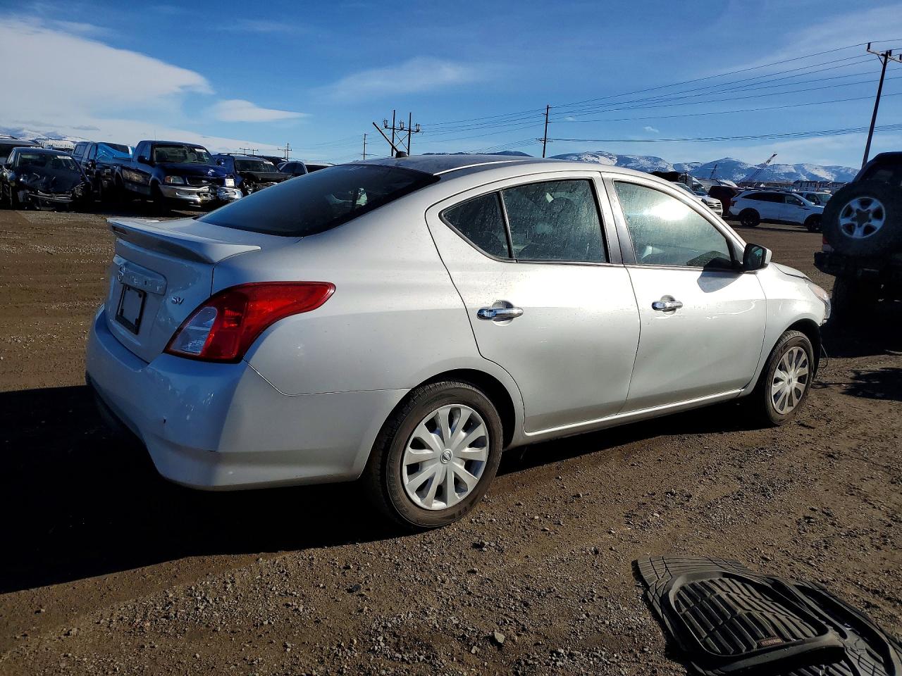 2019 Nissan Versa VIN 3N1CN7AP0KL862520 photo 3