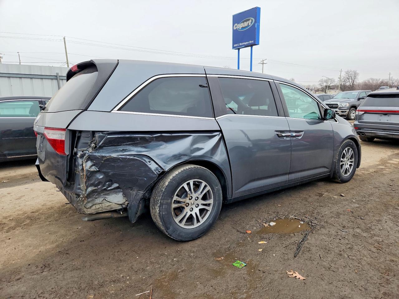 2011 Honda All models VIN 5FNRL5H64BB015111 photo 3