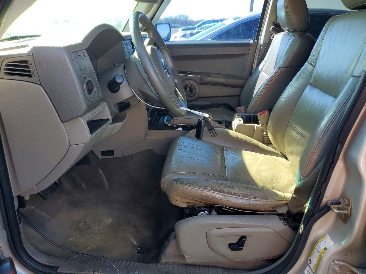 2006 Jeep Commander VIN 1J8HH48N36C367719 photo 7