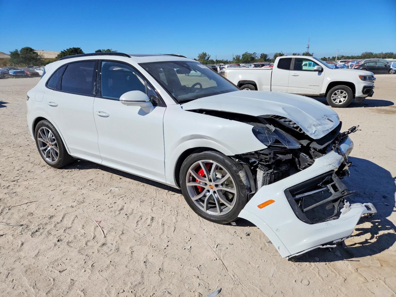 2025 Porsche Cayenne VIN WP1AL2AY8SDA19367 photo 4
