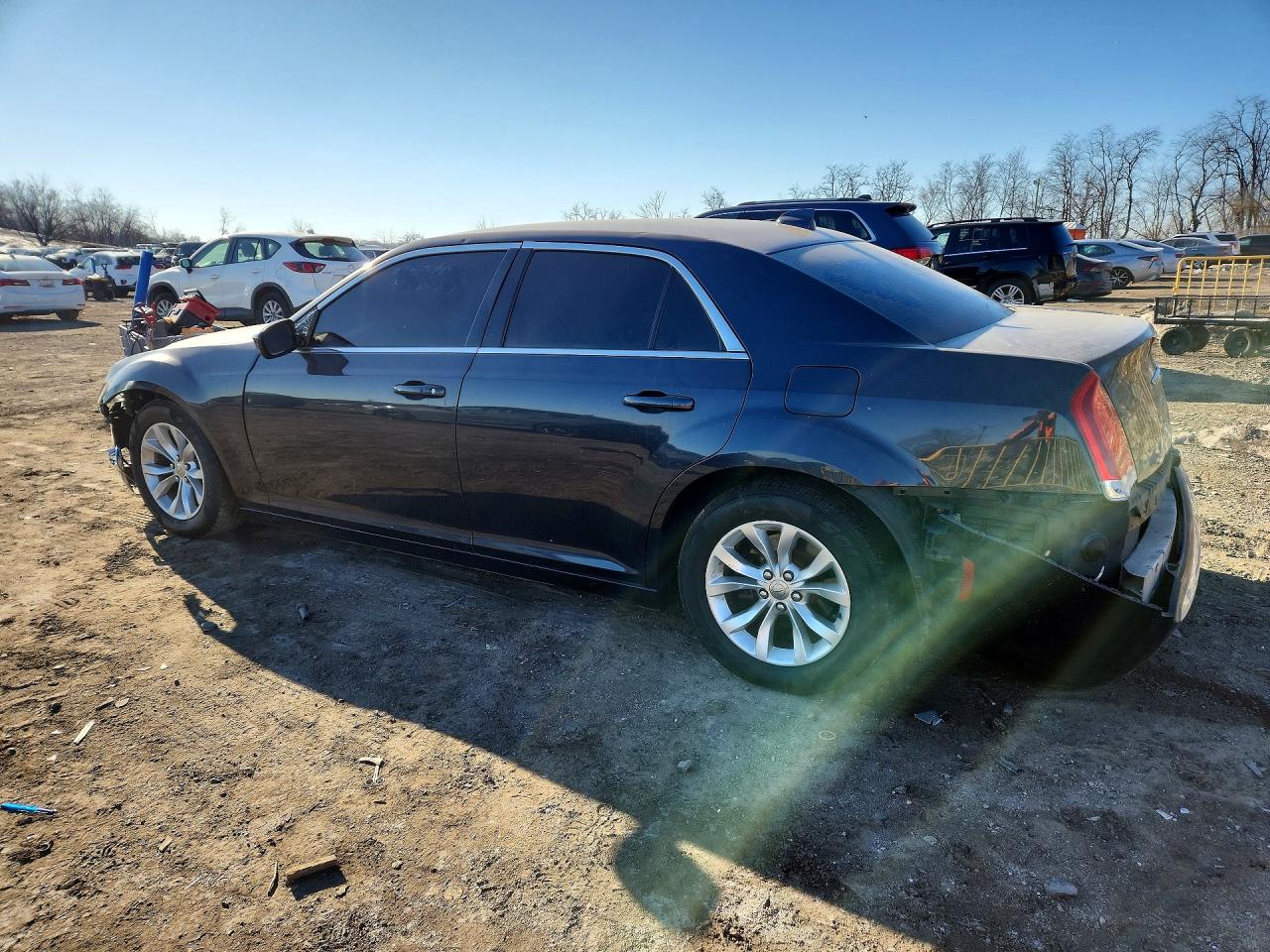 2016 Chrysler 300 VIN 2C3CCAAG5GH243769 photo 2