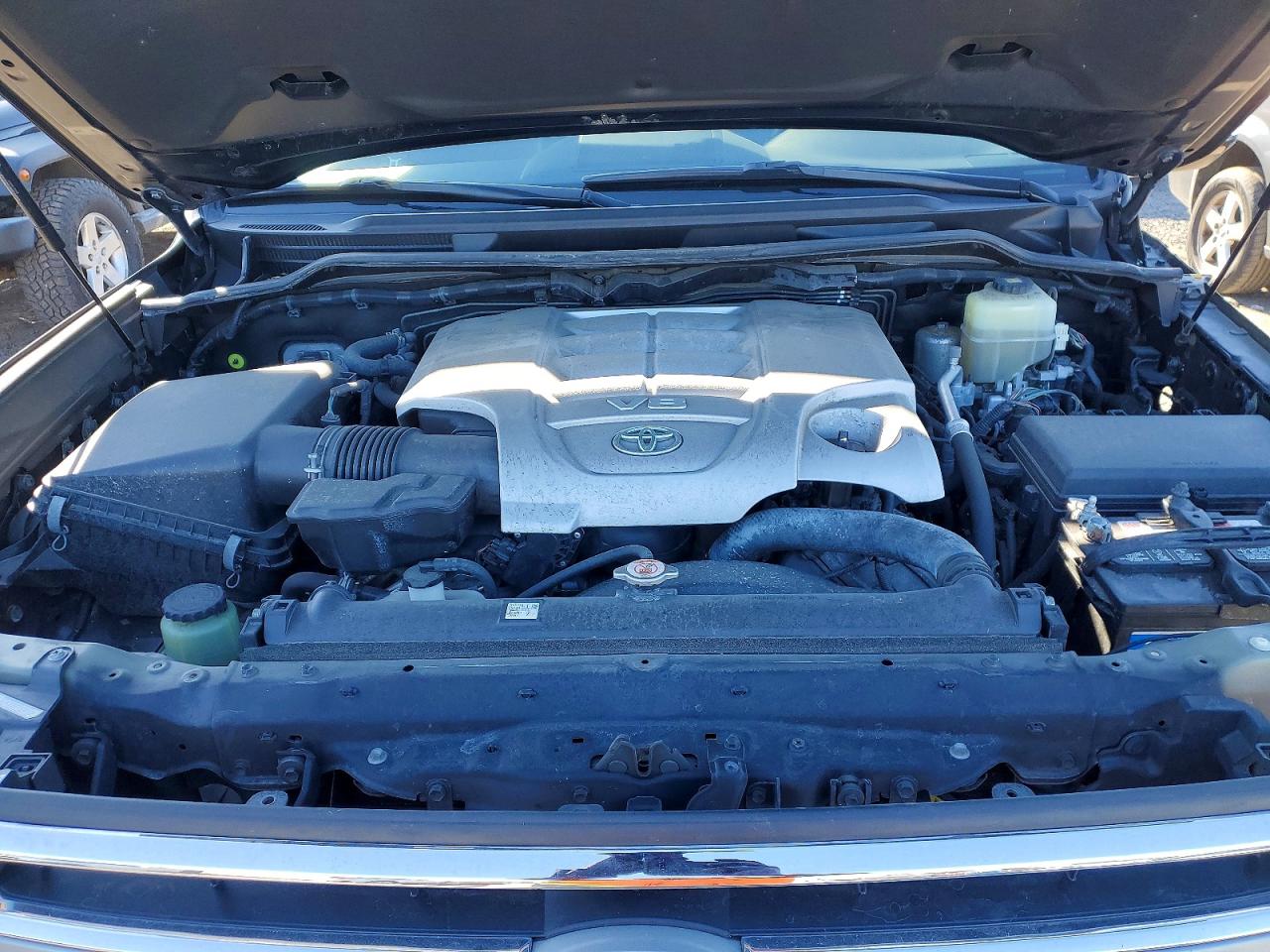 2018 Toyota Land cruis VIN JTMCY7AJ6J4071929 photo 12