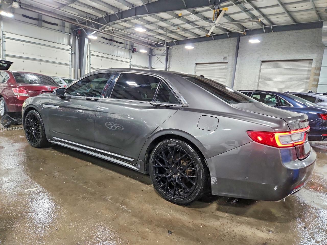2017 Lincoln Continental VIN 1LN6L9NC8H5624356 photo 2