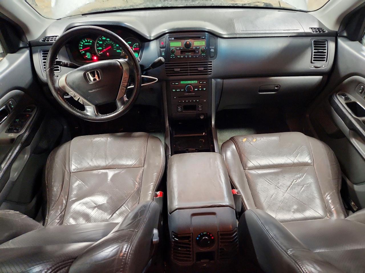 2005 Honda Pilot VIN 2HKYF185X5H515864 photo 8