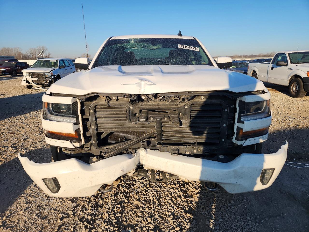 2018 Chev All models VIN 3GCUKREC8JG353683 photo 5
