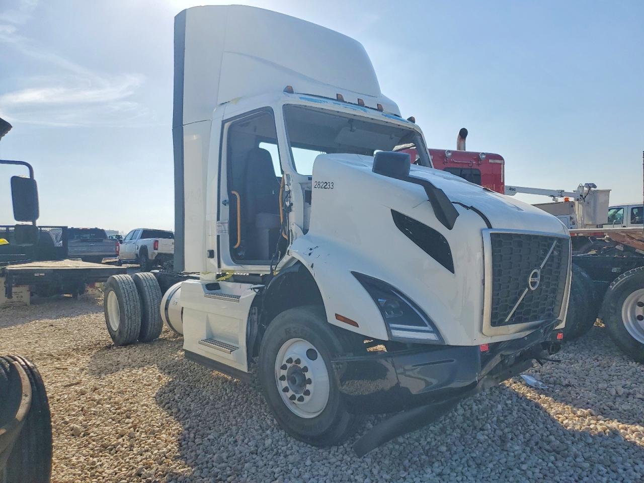 2025 Volvo All models VIN 4V4W39EG6SN670058 photo 1