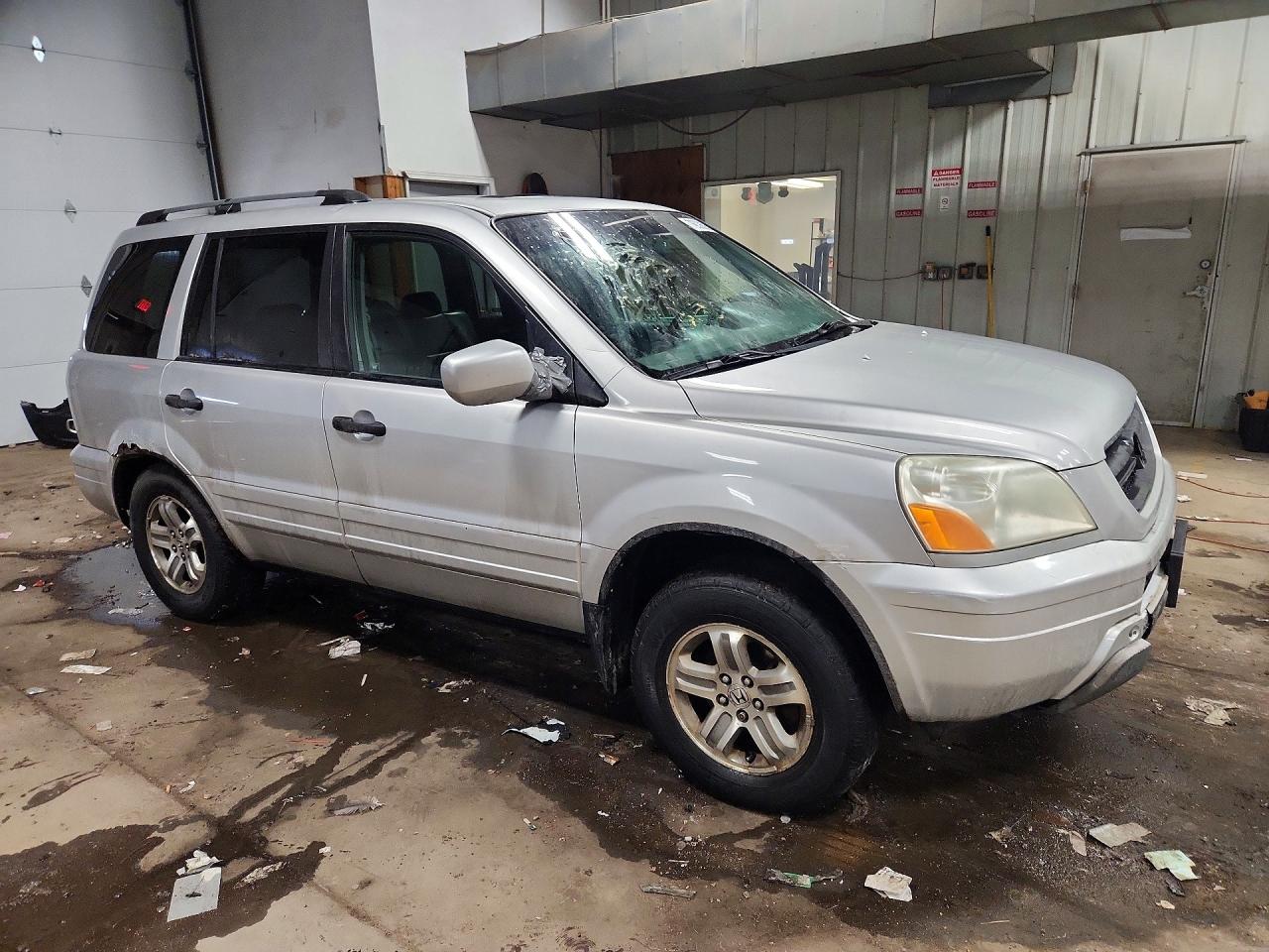 2005 Honda Pilot VIN 2HKYF185X5H515864 photo 4