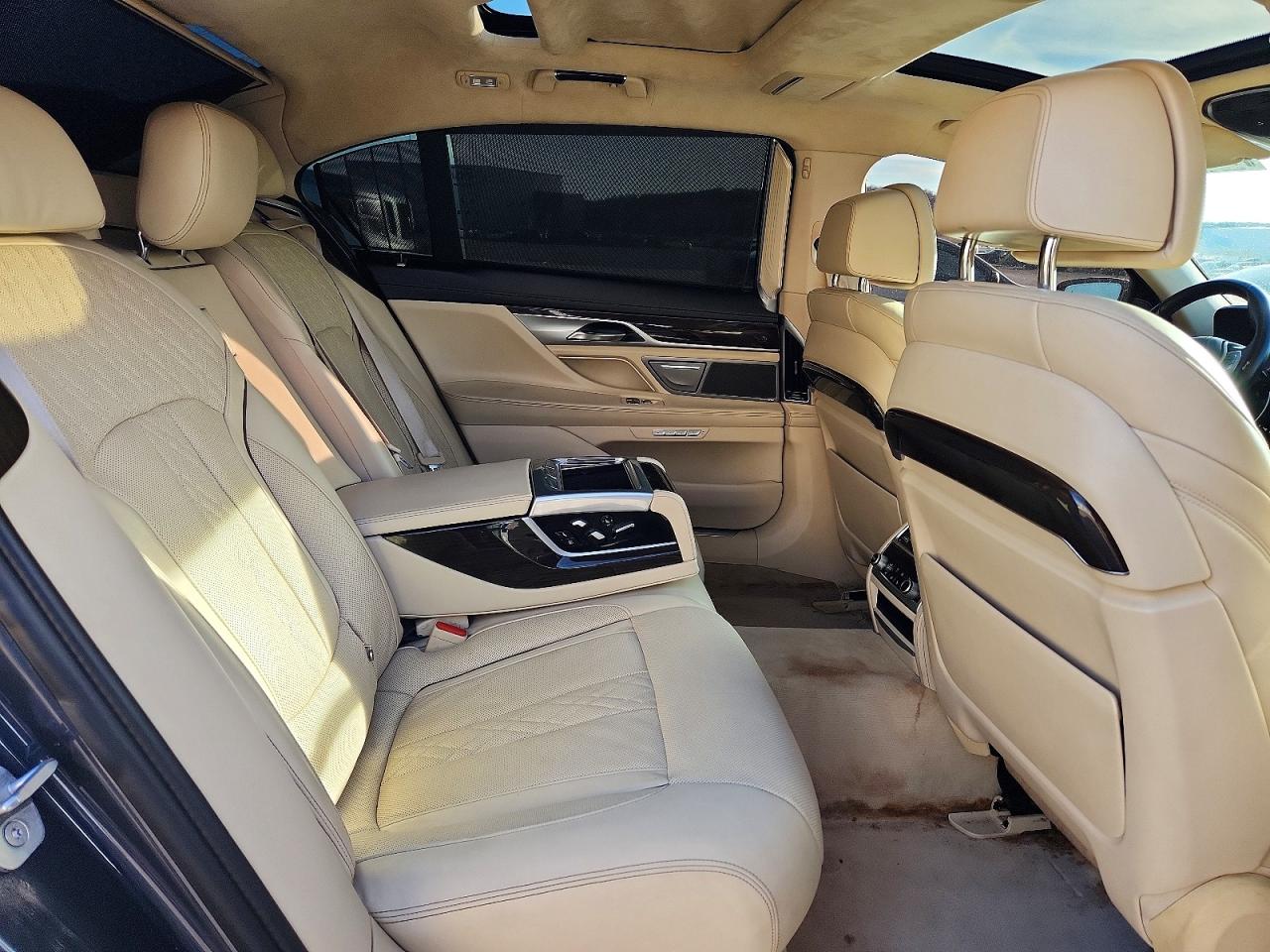 2016 BMW 7 series VIN WBA7F0C51GGL99651 photo 10